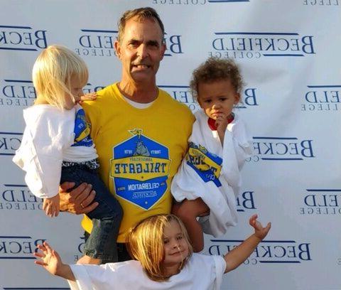 Beckfield College Student with his children at the Tailgate Celebration - Beckfield College - 弗洛伦斯, KY